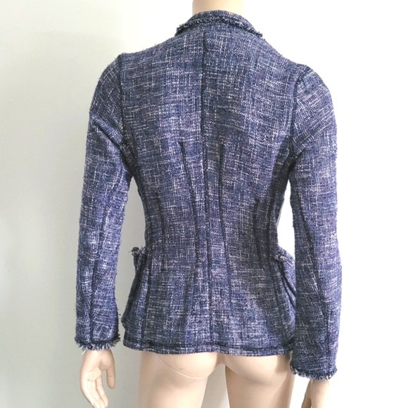 Fitted Textured Blazer with Frayed Edges - Picture 4 of 16